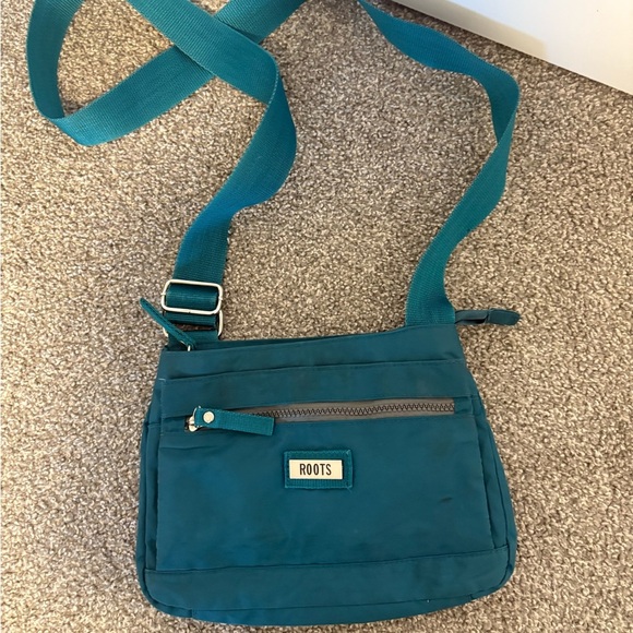 Roots‎ Teal Nylon Crossbody Shoulder Bag - Picture 2 of 11
